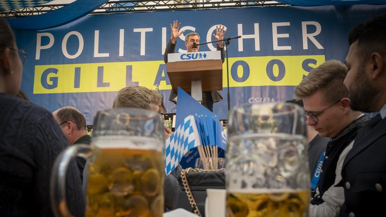 Bierzelt-Parolen gegen Grüne und Gendern