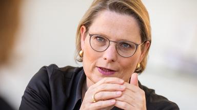 Hubig will verbale sexuelle Belästigung unter Strafe stellen