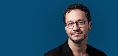 Die erste durch Social-Media-Verbot entfachte Revolution