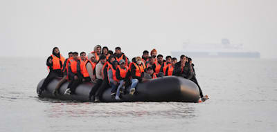Frankreich und Großbritannien kündigen erste Überstellung von Migranten an