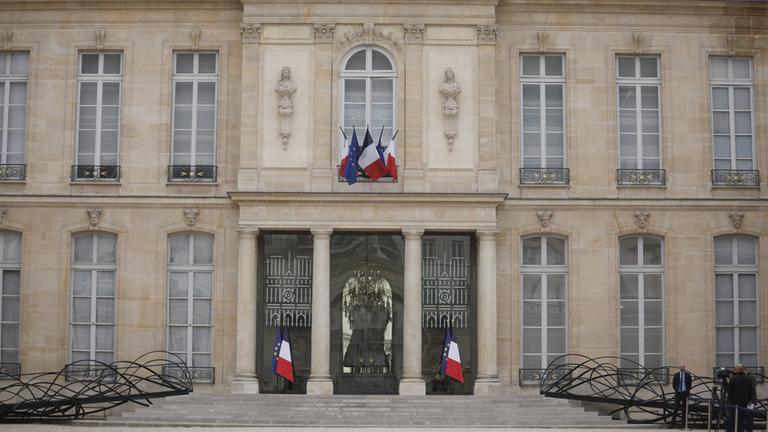 Ratingagentur Fitch senkt Ausblick für Frankreich