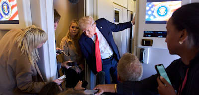 Trump bringt Lizenzverlust für TV-Sender ins Spiel
