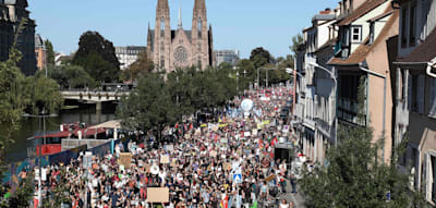 Protest auf Straßen Frankreichs – Demonstranten dringen in Hof von Wirtschaftsministerium ein