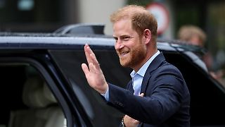 Zieht Prinz Harry samt Familie zurück nach England?
