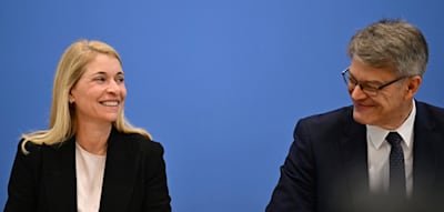 Verkehrsminister Schnieder senkt Pünktlichkeitsziele der Bahn – und verkleinert Vorstand
