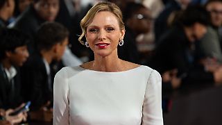 Charlène von Monaco bezaubert in Weiß