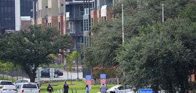 Tödliche Schüsse in Dallas vor US-Einwanderungsbehörde