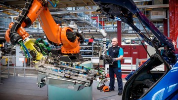 Branchenkrise: Autoindustrie fährt Investitionen in Roboter deutlich zurück