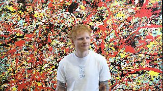 Ed Sheeran arbeitet am Waschbrettbauch