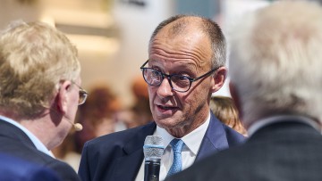 Vor Autogipfel: Verbrennerverbot laut Merz "noch nicht ausdiskutiert"