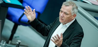 „Weil der Arbeitsdruck zunimmt“ – Linken-Chef will bundesweiten Feiertag