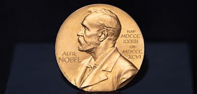 „Überwältigendes Werk“ – Laszlo Krasznahorkai erhält Literatur-Nobelpreis 2025