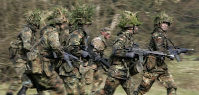 „Wir reden hier über Einschränkungen der Grundrechte“ – Staatsrechtler warnt vor Wehrdienst-Lotterie