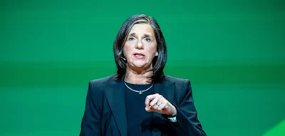 „Menschen zum Problem machen, nur weil sie andere Hautfarbe haben“ – Göring-Eckardt attackiert Merz