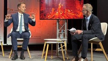 Opel-Chef Huettl: "Social Leasing" als Erfolgshebel