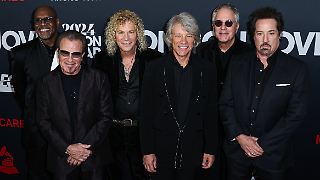 Jon Bon Jovi will es nach Stimmband-OP wieder wagen