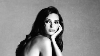 Emily Ratajkowski zeigt sich hüllenlos