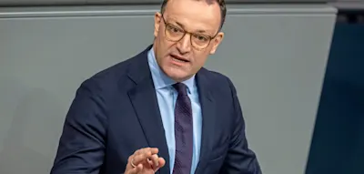 „Verdacht der Spionage für Putin wiegt schwer“ – Spahn fordert Aufklärung von Weidel