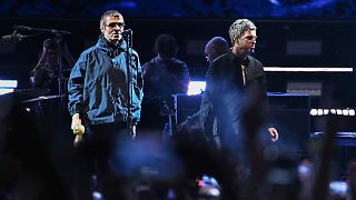 Legendäre Randale-Gitarre von Oasis versteigert