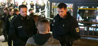 Bundespolizisten von Grenze abziehen und in Bahnhöfen einsetzen, fordern SPD und Grüne