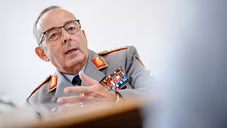 Generalinspekteur fordert Musterung aller jungen Männer