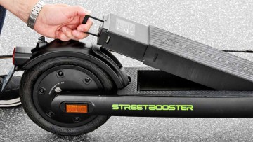 Akku-Brandgefahr "äußerst gering": Mitnahmeverbot von E-Scootern im ÖPNV "unverhältnismäßig"