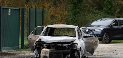 Autofahrer fährt „absichtlich“ Passanten an – bei der Festnahme ruft er „Allahu akbar“