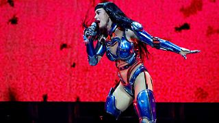 Katy Perry singt anscheinend über Orlando Bloom