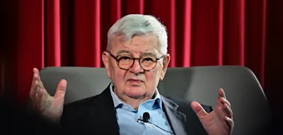 „Diese Bla-bla-Institutionen – sie machen mich krank“, sagt Joschka Fischer