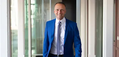 Bürgermeister tritt nach Brandanschlag in der Nähe seines Wohnhauses zurück