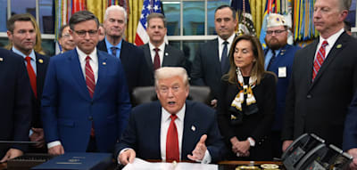 Trump unterschreibt Übergangshaushalt – Rekord-Shutdown endet nach 43 Tagen