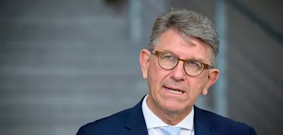 Kulturstaatsminister Weimer will Firmenanteile an Treuhänder übergeben