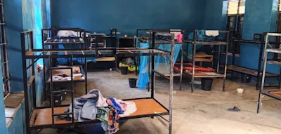 Bewaffnete Angreifer entführen mehr als 200 Schüler einer katholischen Schule