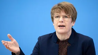 Wirtschaftsweise Grimm warnt vor Kollaps des Rentensystems