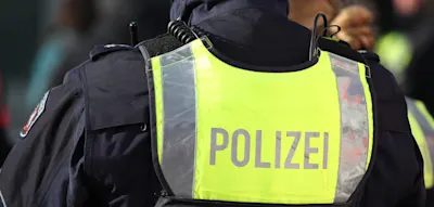 BKA stürmt Wohnungen von vier Personen wegen hunderter Bombendrohungen – darunter zwei Jugendliche