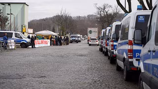 Prozess gegen mutmaßliche Linksextremisten mit Demos gestartet
