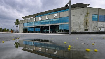Gigafactory in Grünheide: Tesla erhöht Gehälter in um vier Prozent