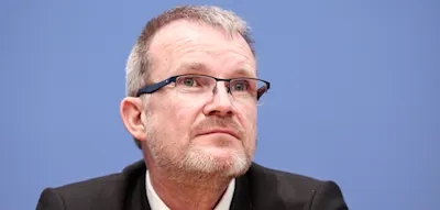 „Wir haben so etwas noch nie erlebt“ – TK-Chef teilt gegen Gesundheitsministerin Warken aus