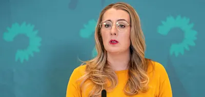 Grüne reagieren entsetzt auf geplante Abkehr vom Verbrenner-Aus