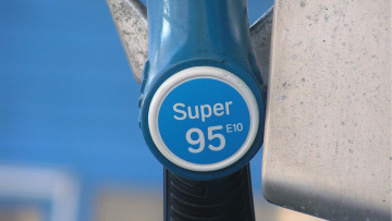 ADAC: Sprit war 2025 billiger und trotzdem teuer