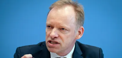 &bdquo;W&auml;re wirtschaftlich extrem riskant, wenn populistische Parteien an die Regierung k&auml;men&ldquo;