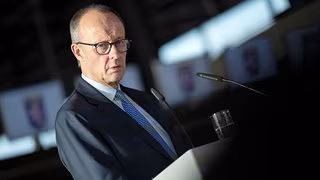 Merz wirbt f&uuml;r "Moment des Aufbruchs" in 2026