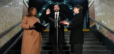 Trump-Gegner als neuer B&uuml;rgermeister von New York vereidigt &ndash; Mamdani schw&ouml;rt Amtseid auf den Koran