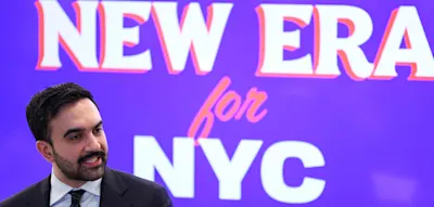 &bdquo;Wenn New York rot wird, schafft Berlin das auch&ldquo; &ndash; Wie die Linke das &bdquo;Mamdani-Playbook&ldquo; &uuml;bernimmt