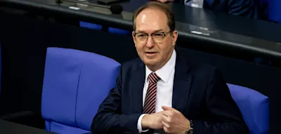 R&uuml;ckgang um 32,8 Prozent  &ndash; Zahl der Asylantr&auml;ge 2025 deutlich gesunken