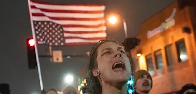&bdquo;Verschwindet endlich!&ldquo;, &bdquo;M&ouml;rder! M&ouml;rder!&ldquo; &ndash; Schock, Trauer, Wut an Tag zwei nach den Todessch&uuml;ssen