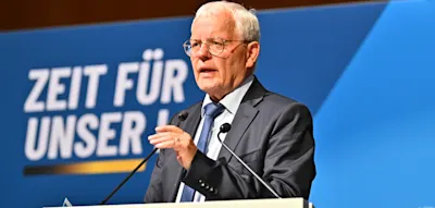 &bdquo;S&ouml;der ist ja nicht nur k&ouml;rperlich behindert &ndash; auch geistig&ldquo;, sagt der AfD-Politiker