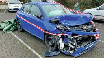 Neuer Leitfaden f&uuml;r verunfallte E-Autos: Mehr Sicherheit im Werkstattalltag