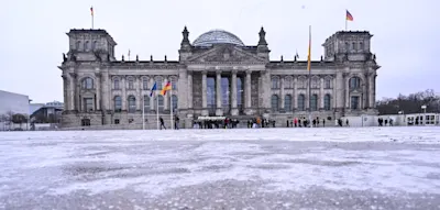 Berliner Verkehrssenatorin k&uuml;ndigt Einsatz von Streusalz gegen Glatteis an