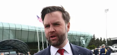 &bdquo;Wenn das iranische Volk das Regime st&uuml;rzen will, ist das Sache des iranischen Volkes&ldquo;